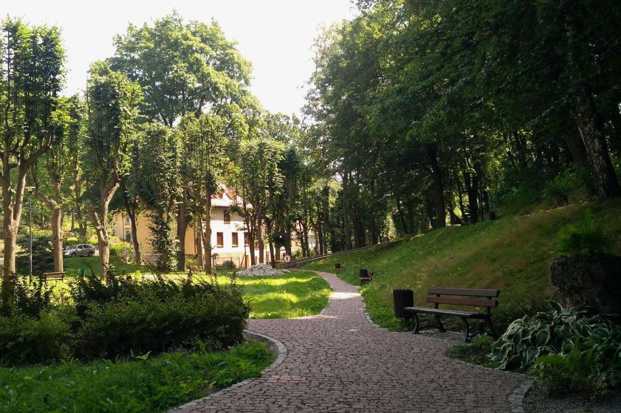 Minisowa Apartman Jedlina-Zdroj Kültér fotó